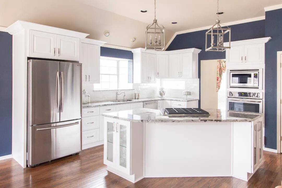 Classic White Solid Wood Cabinetry